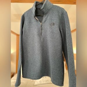 Mens North Face pullover